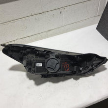 Load image into Gallery viewer, Headlight Lamp Assembly Hyundai Tucson 2021 - MM2827973
