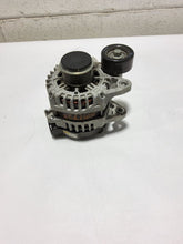 Load image into Gallery viewer, Alternator Hyundai Elantra 2021 - MM2857308
