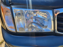 Load image into Gallery viewer, HEADLIGHT LAMP ASSEMBLY Toyota Land Cruiser 1998-2005 Right - MM2858267
