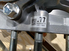 Load image into Gallery viewer, Transfer Case   2022 - MM2864526
