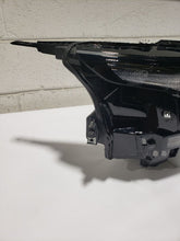 Load image into Gallery viewer, Headlight Lamp Assembly Nissan Frontier 2022 - MM2865815
