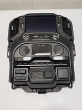 Load image into Gallery viewer, Radio  SIERRA DENALI 1500 2019 - MM2868083
