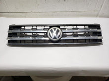 Load image into Gallery viewer, Grille Volkswagen Atlas 2018 - MM2869275
