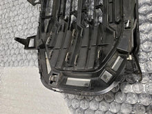 Load image into Gallery viewer, Grille GMC Terrain 2019 - MM2907597
