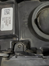 Load image into Gallery viewer, Headlight Lamp Assembly  SILVERADO 1500 PICKUP 2019 - MM2909373
