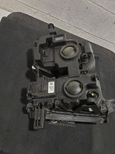 Load image into Gallery viewer, Headlight Lamp Assembly  SILVERADO 1500 PICKUP 2019 - MM2909373
