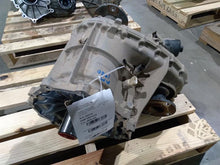 Load image into Gallery viewer, Transfer Case Nissan Titan XD 2019 - MM2910304
