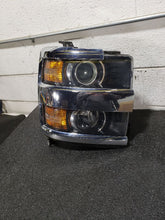 Load image into Gallery viewer, HEADLIGHT LAMP ASSEMBLY Silverado 2500 Pickup Silverado 3500 Pickup 15-19 Right - MM2918135

