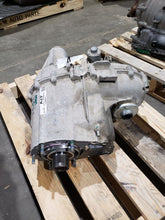 Load image into Gallery viewer, Transfer Case  SIERRA DENALI 2500 2018 - MM2923075
