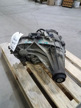 Load image into Gallery viewer, [INVENTORYCAR_YEAR_MAKE_MODEL] TRANSFER CASE - MM2923641
