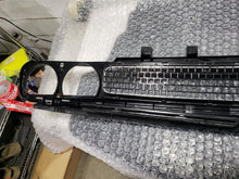 Load image into Gallery viewer, GRILLE Dodge Challenger 08 09 10 11 12 13 14 - MM2928953
