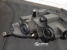 Load image into Gallery viewer, Headlight Lamp Assembly Ford Escape 2021 - MM2941566
