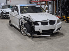 Load image into Gallery viewer, CARRIER ASSEMBLY BMW 328i 325i 2006 06 2007 07 2008 08 2009 09 10 11 Auto - NW293711
