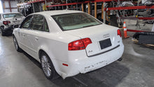 Load image into Gallery viewer, QUARTER GLASS Audi A4 S4 RS4 2005 05 2006 06 2007 07 2008 08 Right - NW302156
