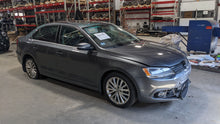 Load image into Gallery viewer, FRONT TEMPERATURE CONTROLS Volkswagen Jetta 11 12 13 14  Manual - NW303152
