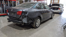 Load image into Gallery viewer, RADIATOR FAN ASSEMBLY Volkswagen Beetle Jetta Passat 13 14 15 - NW303068
