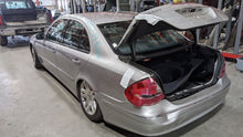 Load image into Gallery viewer, CARRIER ASSEMBLY Mercedes E500 2003 03 2004 04 05 06 - NW436962
