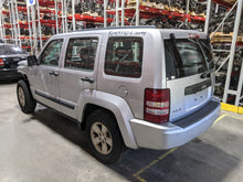 Load image into Gallery viewer, Front Fender Jeep Liberty 2010 - NW305052

