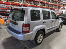 Load image into Gallery viewer, Front Fender Jeep Liberty 2010 - NW305052
