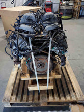 Load image into Gallery viewer, Suspension Air Compressor Pump Lincoln Navigator 2004 - NW308500

