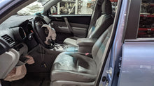 Load image into Gallery viewer, FRONT CV AXLE SHAFT Toyota Highlander 08 09 10 11 12 Right - NW308540
