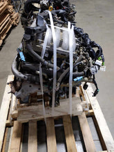 Load image into Gallery viewer, AIR CLEANER BOX Infiniti QX4 Nissan Pathfinder 2001 01 - NW319675
