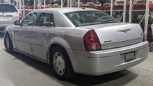 Load image into Gallery viewer, Wheel Rim Dodge 300C 2005 - NW326506
