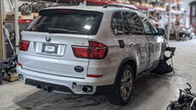 Load image into Gallery viewer, RADIATOR FAN ASSEMBLY BMW X5 X6 08 09 10 11 12 13 14 - NW329733
