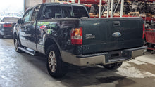 Load image into Gallery viewer, Fuse Box  FORD F150 PICKUP 2006 - NW331723
