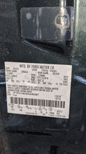Load image into Gallery viewer, Fuse Box  FORD F150 PICKUP 2006 - NW331723
