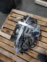 Load image into Gallery viewer, Floor Shifter  SAAB 9-5 2005 - NW334852

