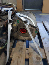 Load image into Gallery viewer, FRONT SPINDLE KNUCKLE Land Rover Discovery 02 03 04 Left - NW338013
