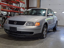 Load image into Gallery viewer, WASHER BOTTLE Passat 2000 00 2001 01 - NW339728
