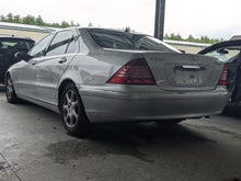 Load image into Gallery viewer, FENDER Mercedes S430 S500 S600 S350 2000 00 2001 01 2002 02 03 04 05 06 Right - NW342266
