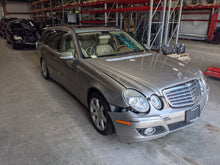 Load image into Gallery viewer, CARRIER ASSEMBLY E280 E300 E320 E350 E550 E63 07 08 09 AWD - NW459360
