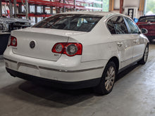 Load image into Gallery viewer, Jack Volkswagen Passat 2008 - NW343559
