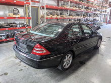 Load image into Gallery viewer, FENDER Mercedes C240 C320 C230 2001 01 2002 02 03 04 05 06 07 Right - NW346357
