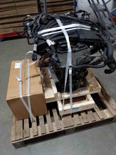Load image into Gallery viewer, Front Spindle Knuckle Volkswagen Touareg 2013 - NW354255
