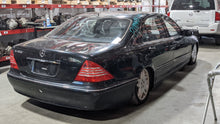 Load image into Gallery viewer, AIR RIDE COMPRESSOR E350 E550 CLS500 CLS55 CLS550 CLS63 E280 00-11 - NW355482
