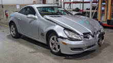 Load image into Gallery viewer, REMOTE CD CHANGER E350 E550 B200 CLS500 CLS55 CLS550 CLS63 E280 03-13 - NW363073
