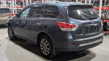 Load image into Gallery viewer, REAR QUARTER GLASS Nissan Pathfinder 13 14 15 16 17 Right - NW364599
