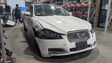 Load image into Gallery viewer, Steering Wheel Jaguar XF 2013 - NW365996

