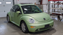 Load image into Gallery viewer, WHEEL Beetle 1998 98 99 00 01 02 03 04 05 16x6.5 Alloy - NW369623
