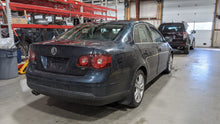 Load image into Gallery viewer, Exterior Door Handle EOS Golf Golf GTI Jetta 2005-2014 - NW370924
