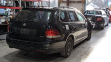 Load image into Gallery viewer, THROTTLE BODY Vw Beetle Jetta Rabbit 05 - 07 - NW372660
