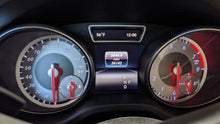 Load image into Gallery viewer, Jack  MERCEDES GLA-CLASS 2016 - NW375134
