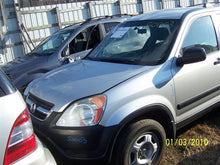 Load image into Gallery viewer, RADIO Honda CR-V 2002 02 2003 03 2004 04 - MM14280
