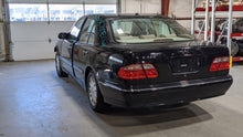 Load image into Gallery viewer, GRILL Mercedes E320 E430 E55 2000 00 01 02 03 - NW376537
