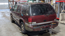 Load image into Gallery viewer, Front Door Glass GMC Envoy 2000 - NW378600
