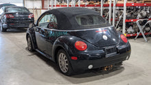 Load image into Gallery viewer, FENDER Volkswagen Beetle 2003 03 2004 04 2005 05 Convertible Right - NW377818
